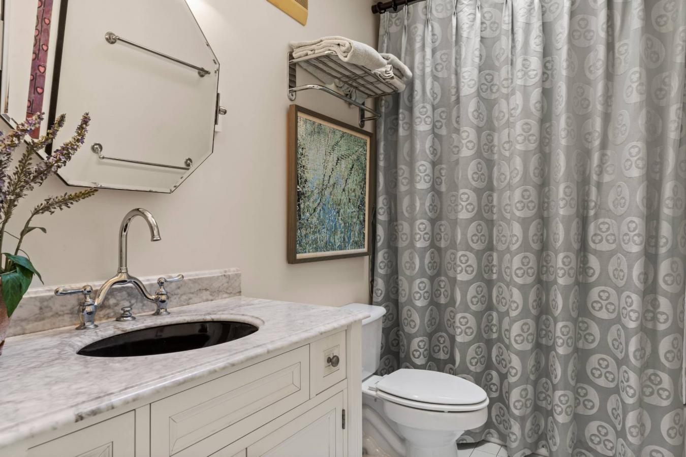 East Hampton, New York, 11937, United States, 3 Bedrooms Bedrooms, ,2 BathroomsBathrooms,Residential,For Sale,2003591