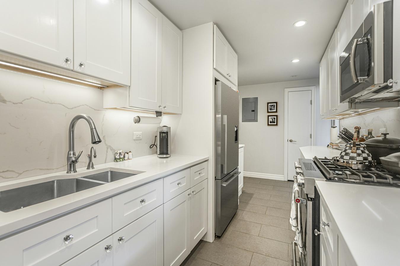 New York, New York, 10022, United States, 2 Bedrooms Bedrooms, ,2 BathroomsBathrooms,Residential,For Sale,2003589