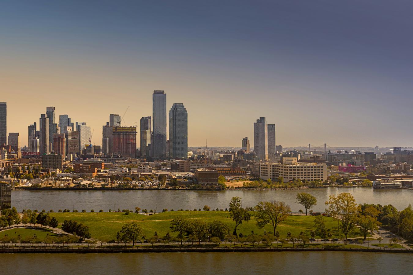 New York, New York, 10022, United States, 2 Bedrooms Bedrooms, ,2 BathroomsBathrooms,Residential,For Sale,2003589