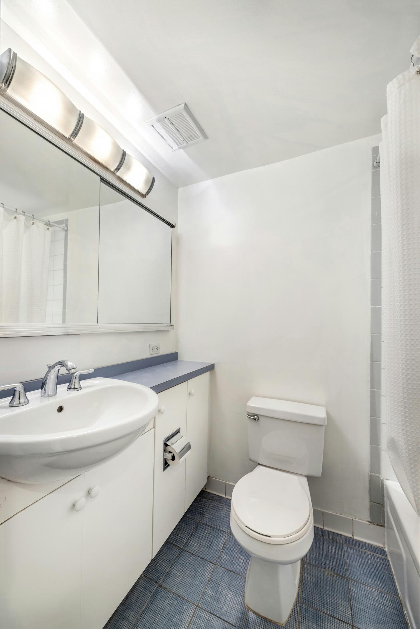 New York, New York, 10025, United States, 3 Bedrooms Bedrooms, ,2 BathroomsBathrooms,Residential,For Sale,2003587