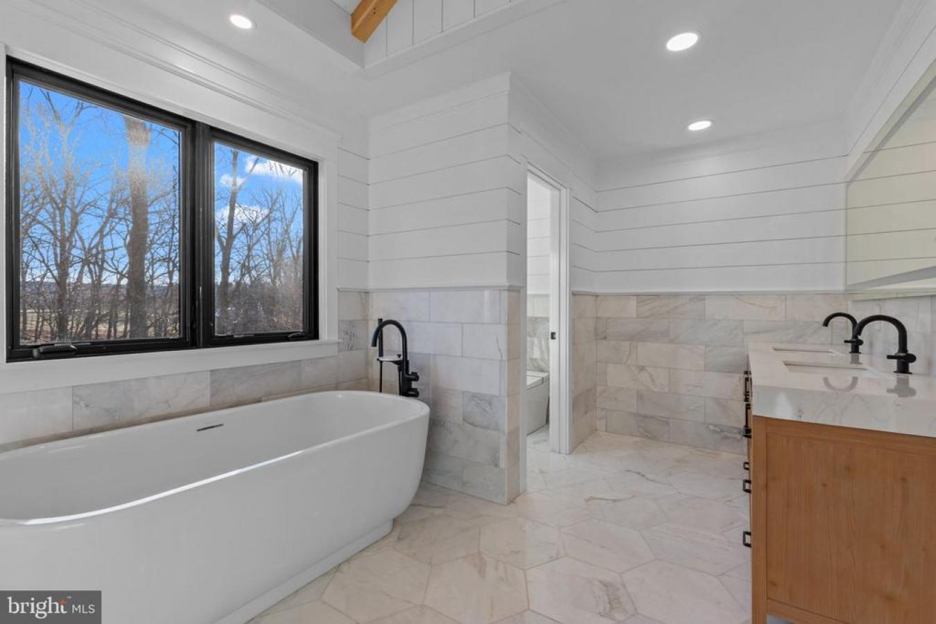 NEWTOWN, BUCKS, 18940, United States, 4 Bedrooms Bedrooms, ,4 BathroomsBathrooms,Residential,For Sale,2003585