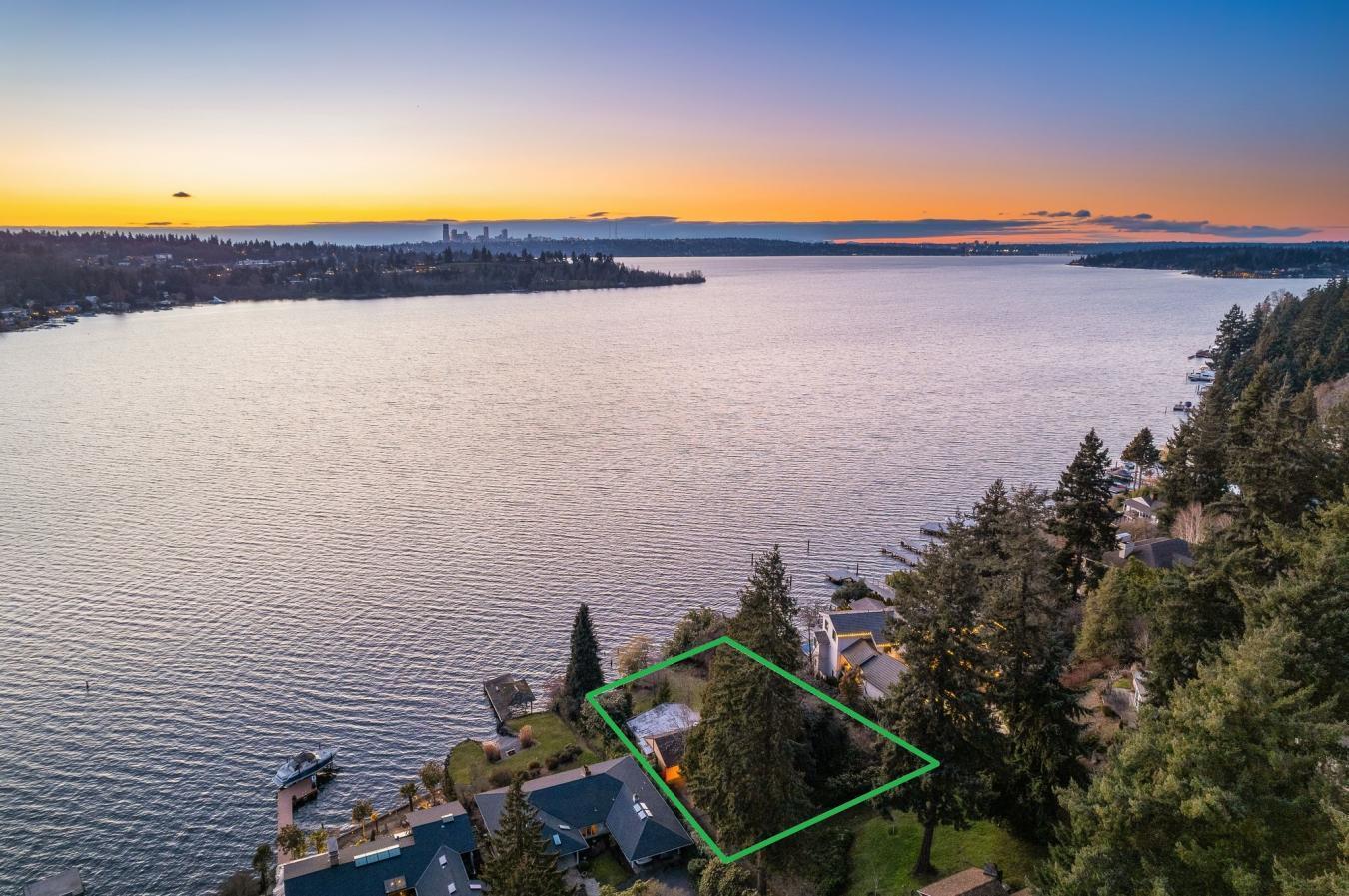 Bellevue, Washington, 98004, United States, 2 Bedrooms Bedrooms, ,2 BathroomsBathrooms,Residential,For Sale,2003580