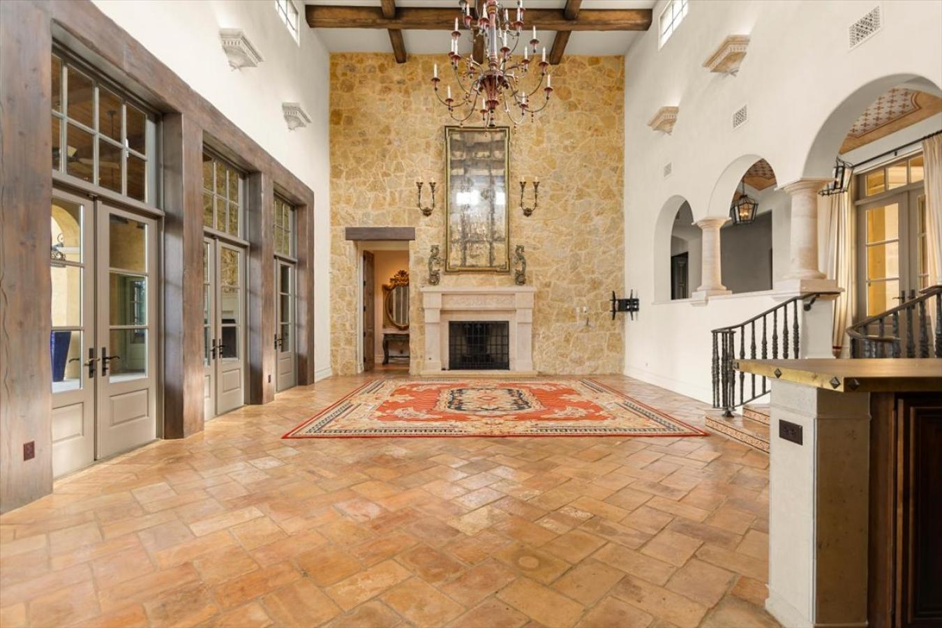 Tyler, Smith, 75709, United States, 6 Bedrooms Bedrooms, ,5 BathroomsBathrooms,Residential,For Sale,2003577