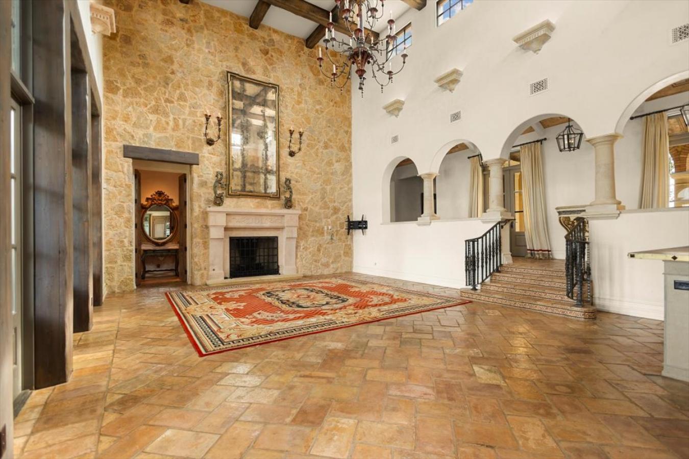 Tyler, Smith, 75709, United States, 6 Bedrooms Bedrooms, ,5 BathroomsBathrooms,Residential,For Sale,2003577