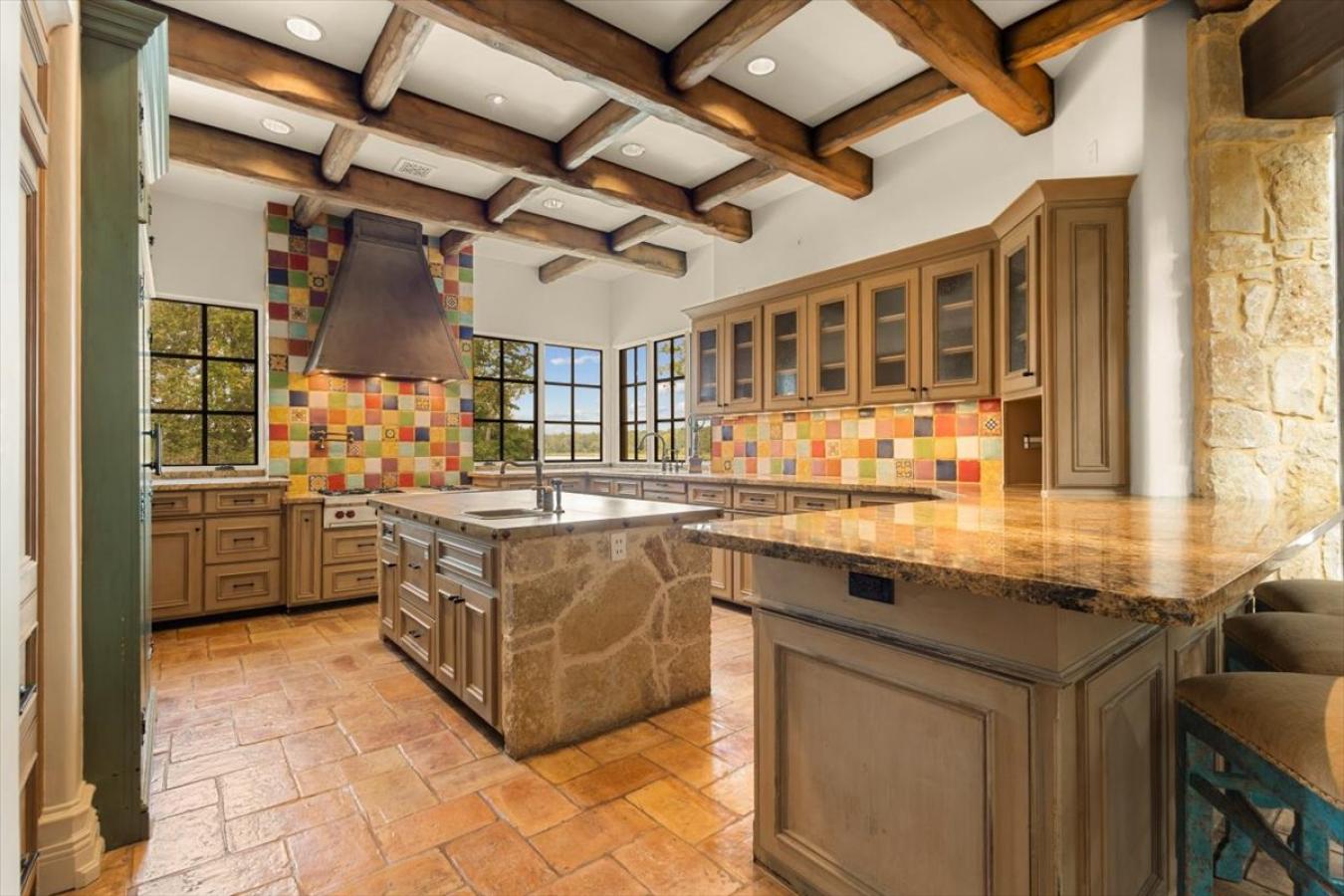 Tyler, Smith, 75709, United States, 6 Bedrooms Bedrooms, ,5 BathroomsBathrooms,Residential,For Sale,2003577