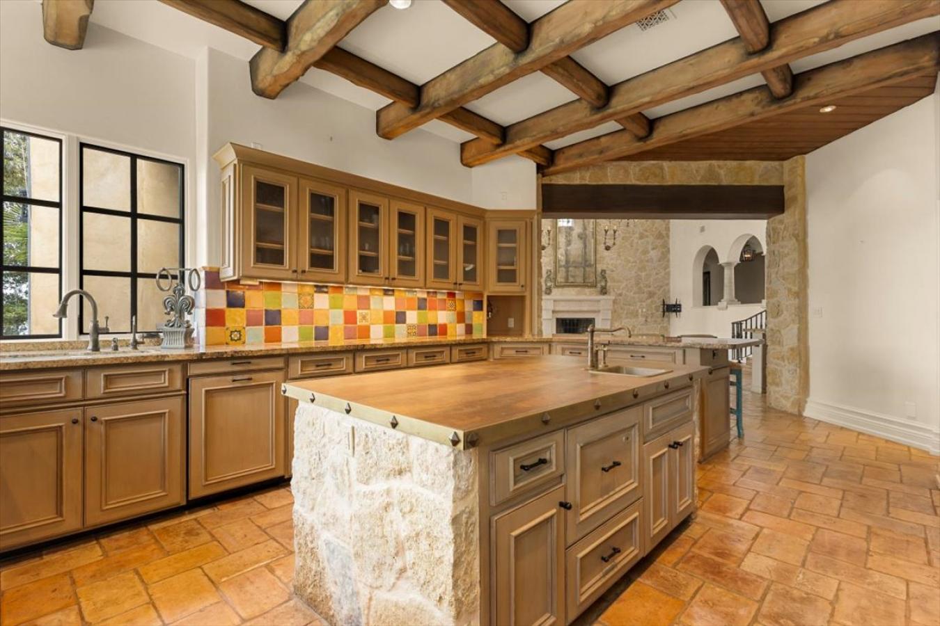 Tyler, Smith, 75709, United States, 6 Bedrooms Bedrooms, ,5 BathroomsBathrooms,Residential,For Sale,2003577