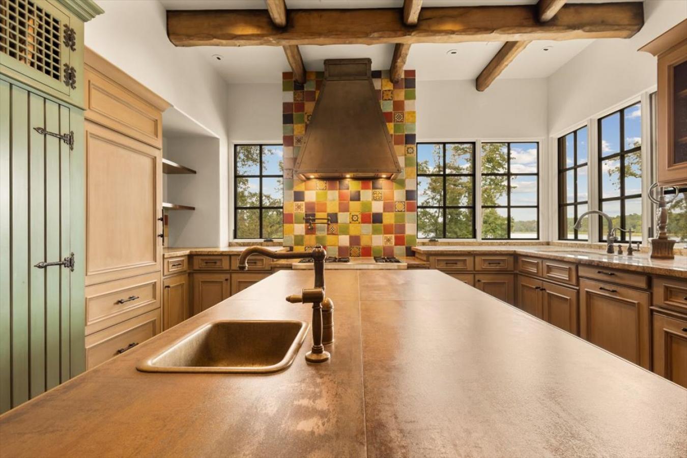 Tyler, Smith, 75709, United States, 6 Bedrooms Bedrooms, ,5 BathroomsBathrooms,Residential,For Sale,2003577