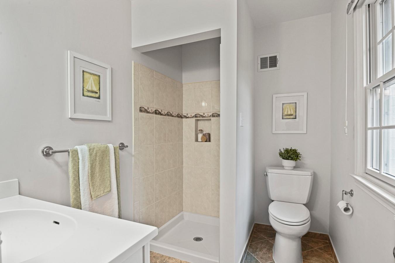 McLean, Fairfax County, 22102, United States, 4 Bedrooms Bedrooms, ,3 BathroomsBathrooms,Residential,For Sale,2003578