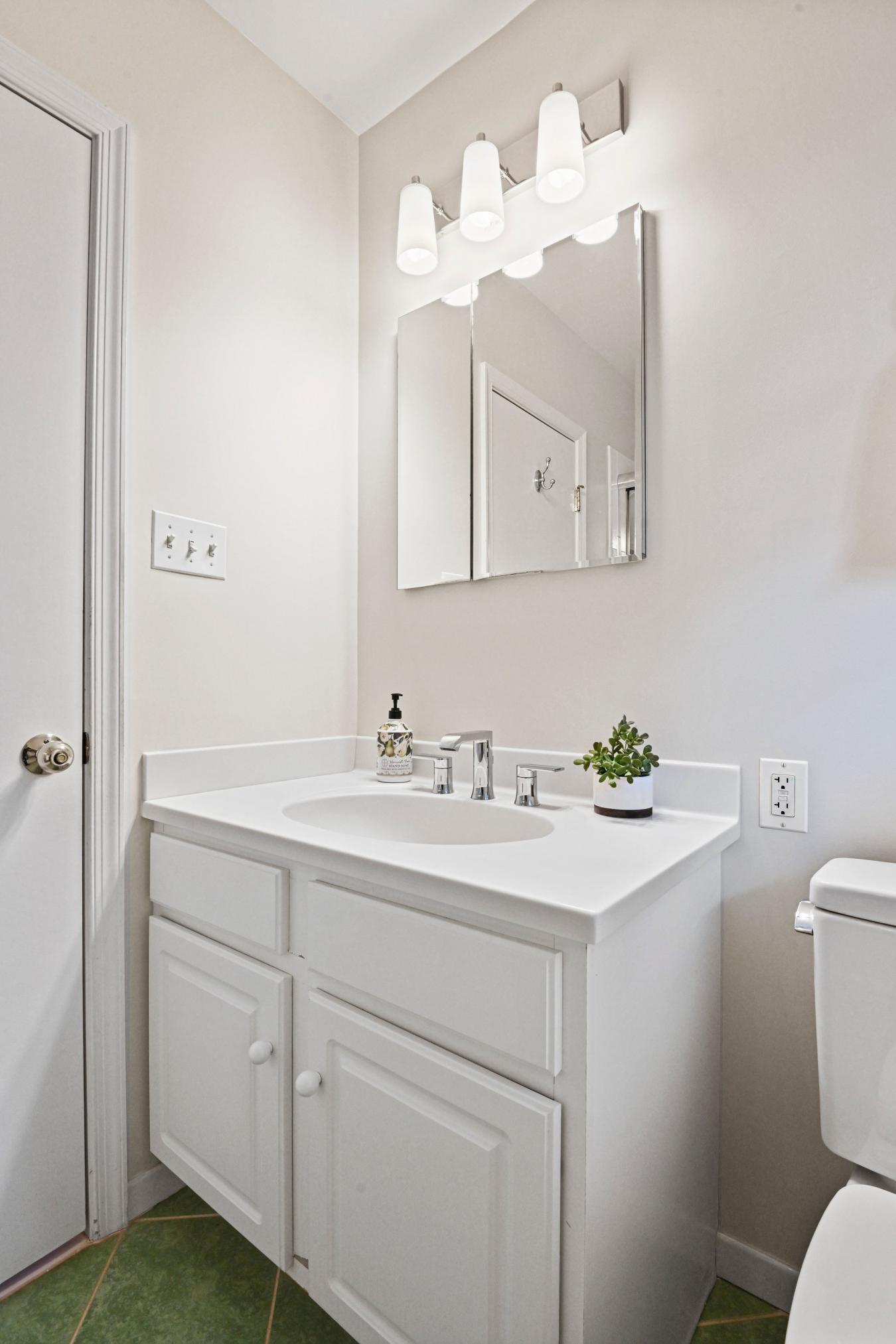 McLean, Fairfax County, 22102, United States, 4 Bedrooms Bedrooms, ,3 BathroomsBathrooms,Residential,For Sale,2003578