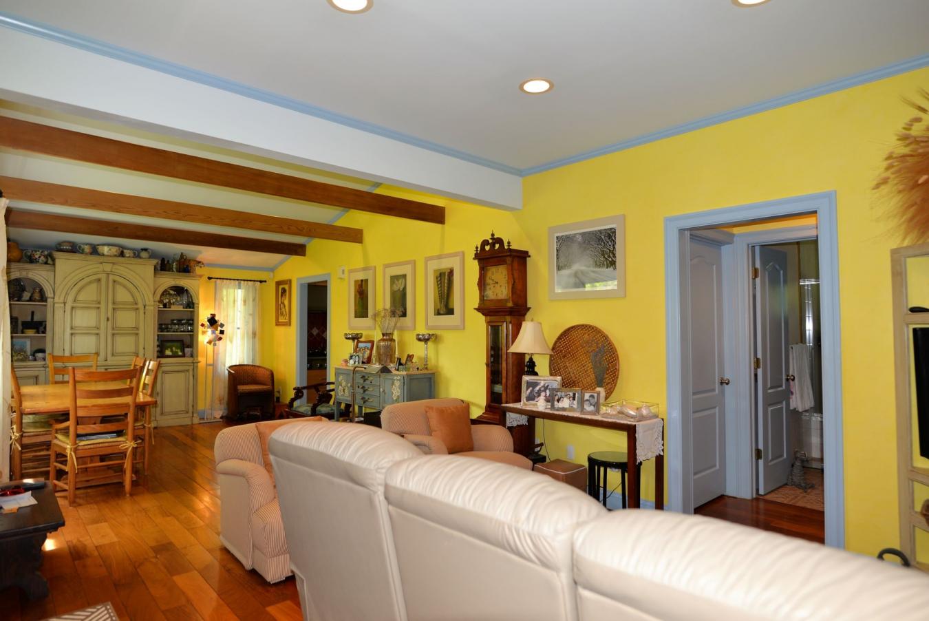 East Hampton, New York, 11937, United States, 3 Bedrooms Bedrooms, ,2 BathroomsBathrooms,Residential,For Sale,2007586