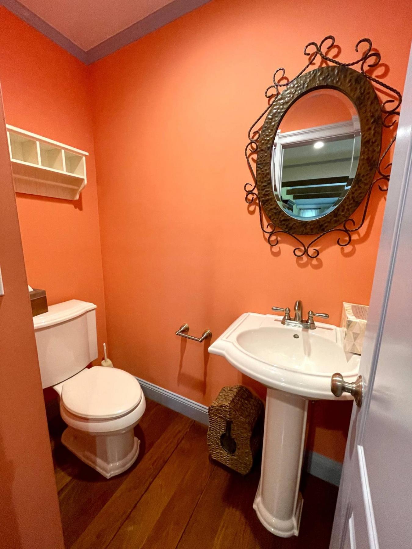 East Hampton, New York, 11937, United States, 3 Bedrooms Bedrooms, ,2 BathroomsBathrooms,Residential,For Sale,2007586