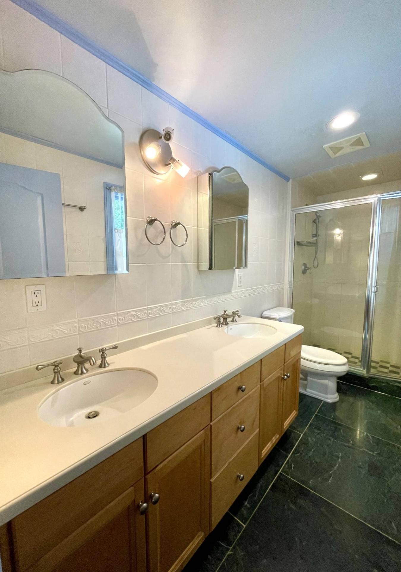 East Hampton, New York, 11937, United States, 3 Bedrooms Bedrooms, ,2 BathroomsBathrooms,Residential,For Sale,2007586