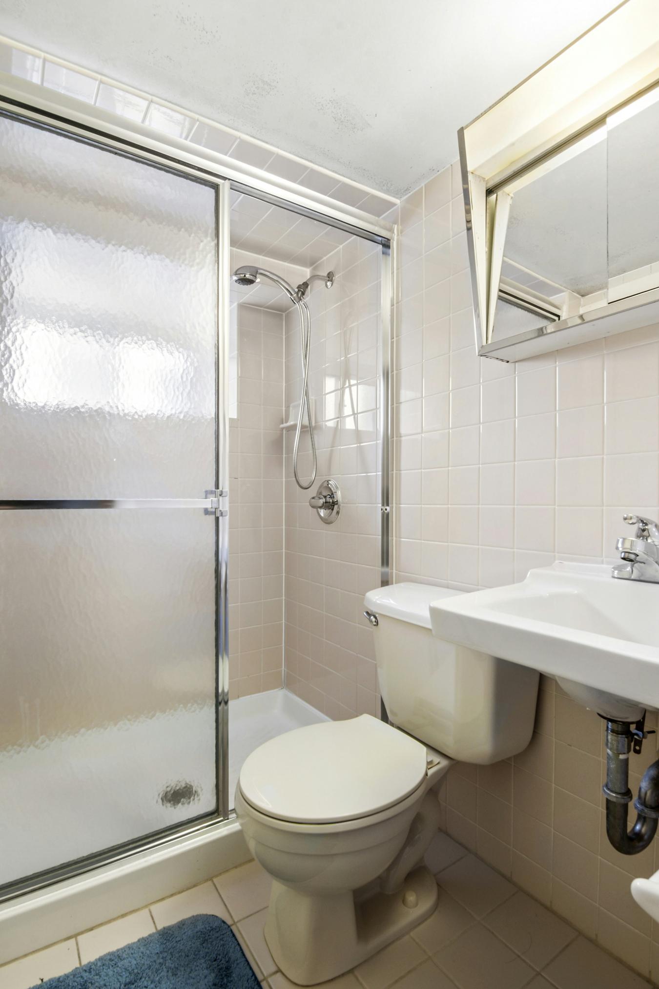 Homecrest, New York, 11229, United States, 3 Bedrooms Bedrooms, ,2 BathroomsBathrooms,Residential,For Sale,2007584