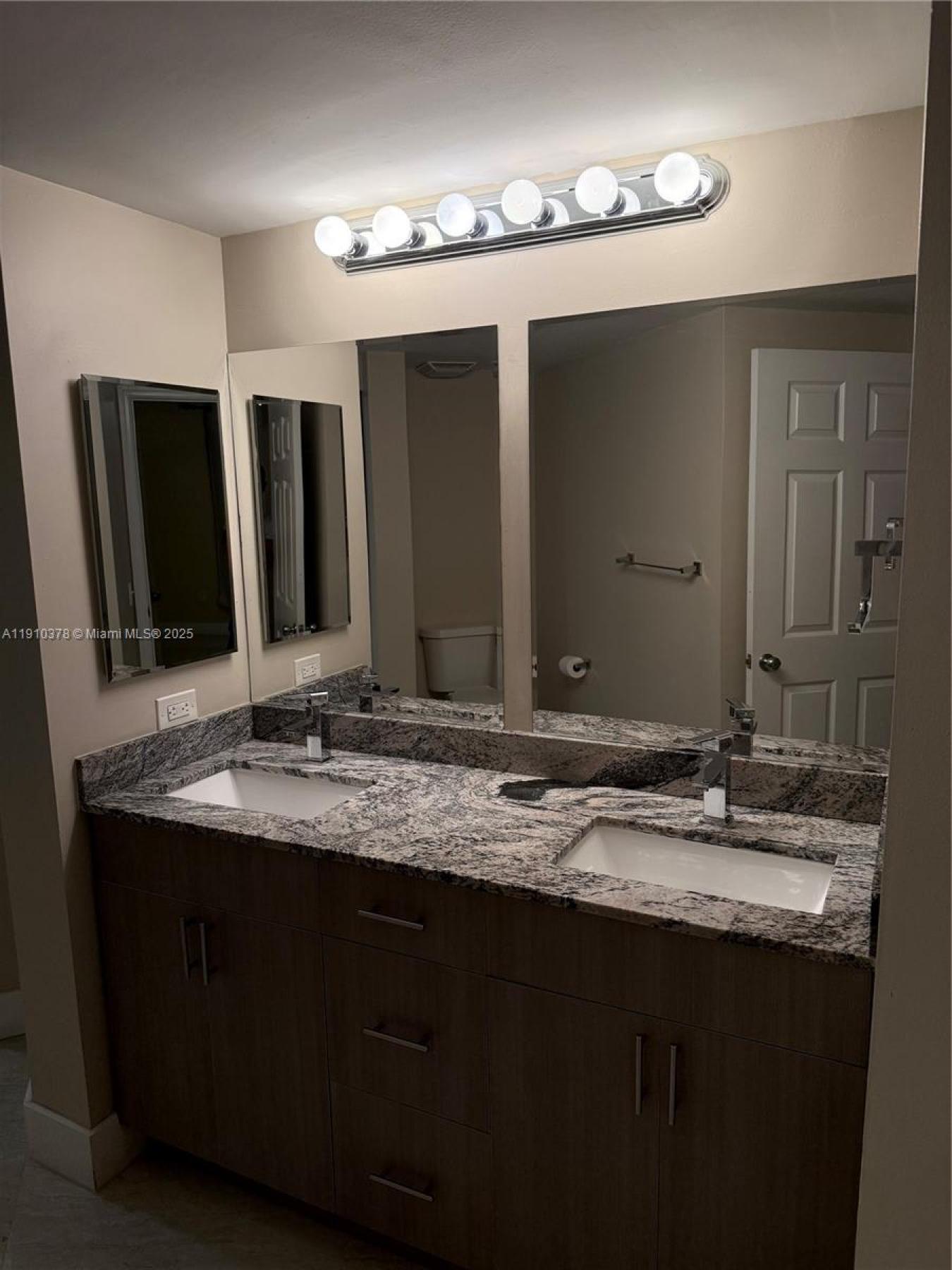 17150 N Bay Road, Sunny Isles Beach, Miami-Dade County, 33160, United States, 2 Bedrooms Bedrooms, ,2 BathroomsBathrooms,Residential,For Sale,17150 N Bay Road,222117