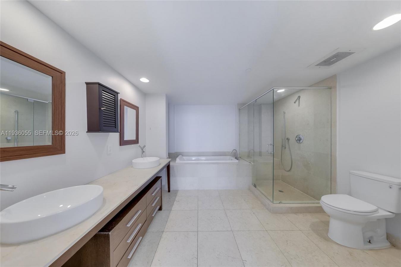 Miami, Miami-Dade County, 33131, United States, 2 Bedrooms Bedrooms, ,2 BathroomsBathrooms,Residential,For Sale,2007583