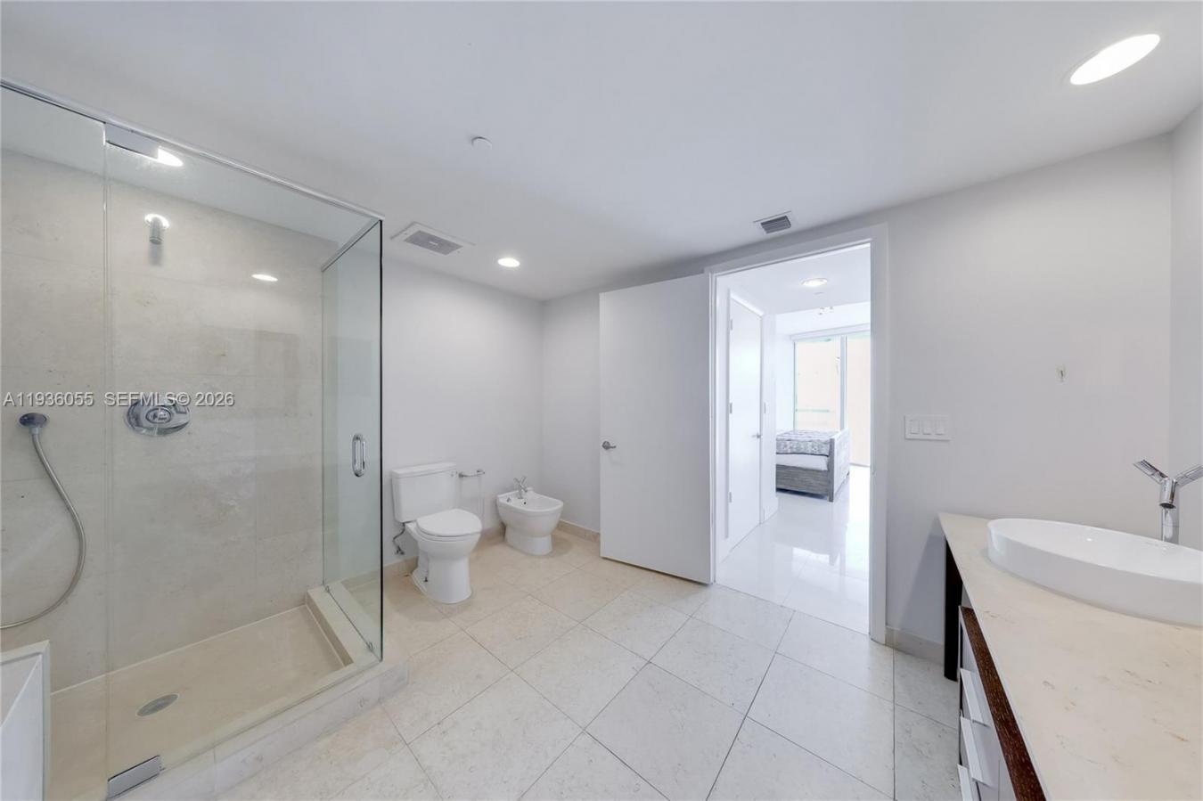 Miami, Miami-Dade County, 33131, United States, 2 Bedrooms Bedrooms, ,2 BathroomsBathrooms,Residential,For Sale,2007583