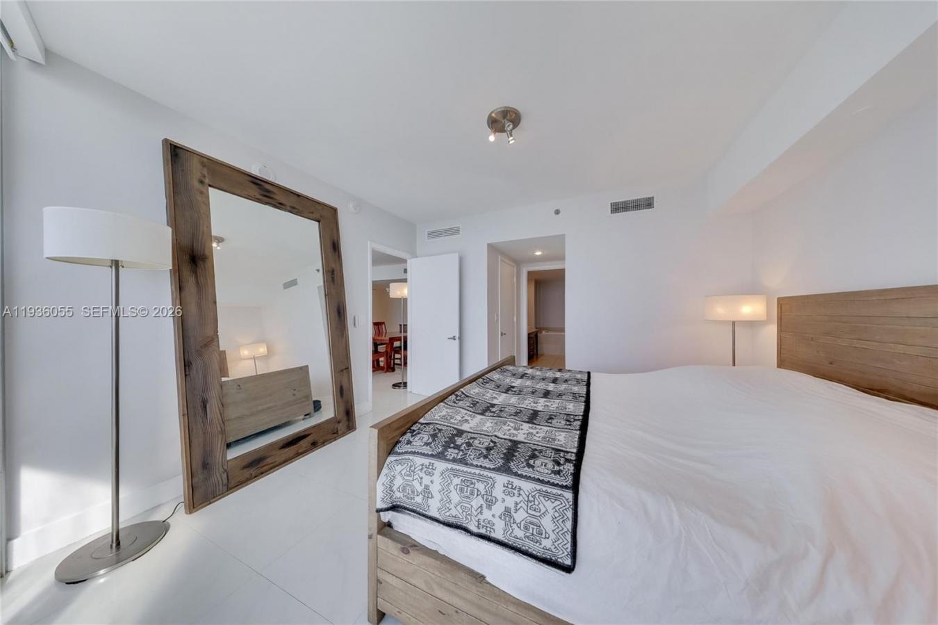 Miami, Miami-Dade County, 33131, United States, 2 Bedrooms Bedrooms, ,2 BathroomsBathrooms,Residential,For Sale,2007583