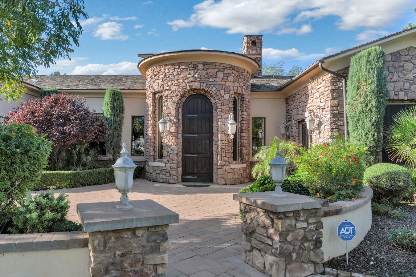 Scottsdale, Arizona, 85258, United States, 4 Bedrooms Bedrooms, ,4 BathroomsBathrooms,Residential,For Sale,2007582