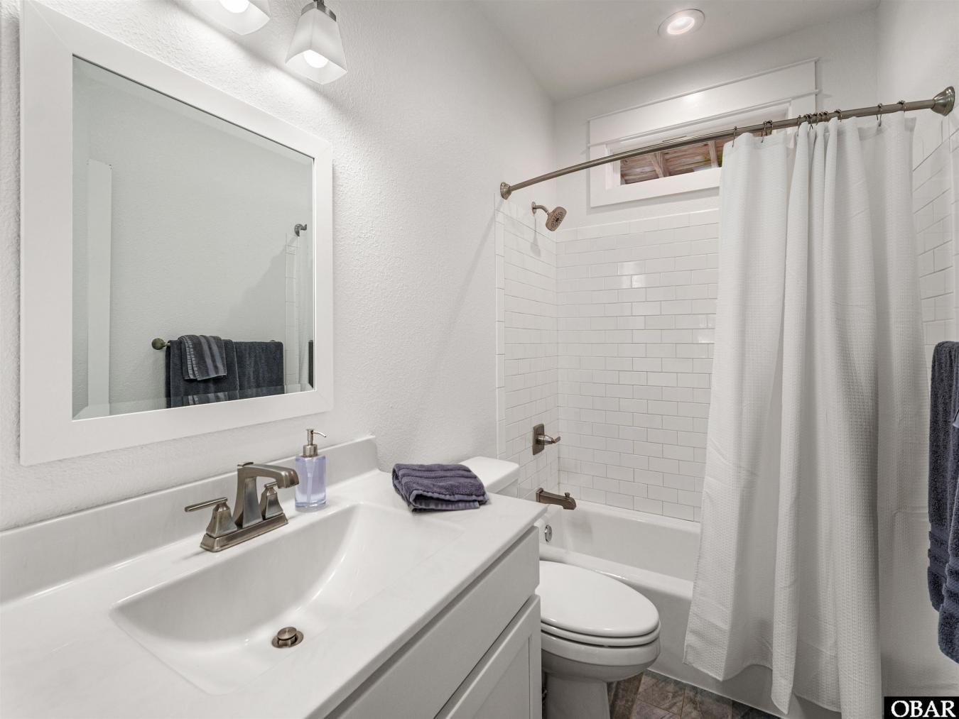 Corolla, Currituck, 27927, United States, 3 Bedrooms Bedrooms, ,2 BathroomsBathrooms,Residential,For Sale,2007581