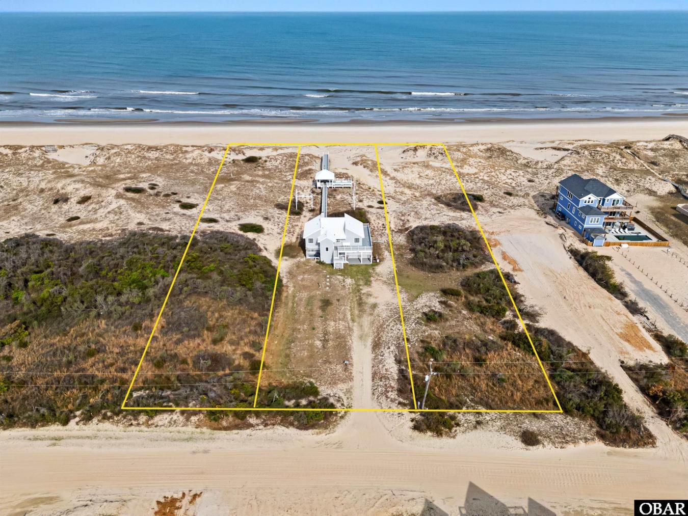 Dont miss this rare opportunity to own an oceanfront lot in the stunni – image 4