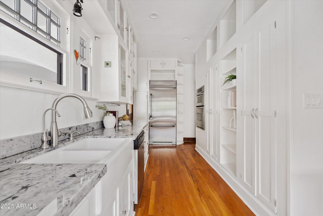 Phoenix, Maricopa, 85007, United States, 4 Bedrooms Bedrooms, ,4 BathroomsBathrooms,Residential,For Sale,2007577