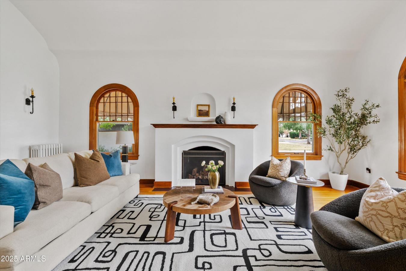 Phoenix, Maricopa, 85007, United States, 4 Bedrooms Bedrooms, ,4 BathroomsBathrooms,Residential,For Sale,2007577