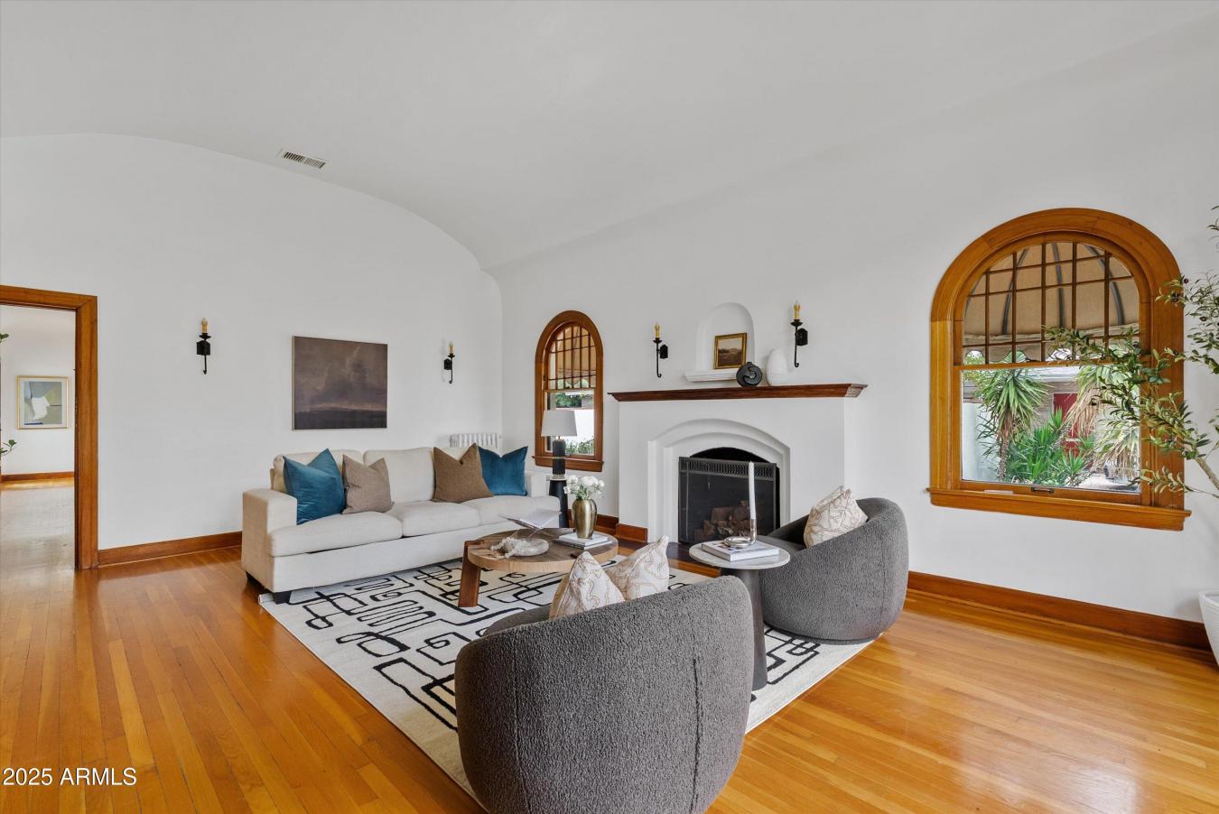 Phoenix, Maricopa, 85007, United States, 4 Bedrooms Bedrooms, ,4 BathroomsBathrooms,Residential,For Sale,2007577