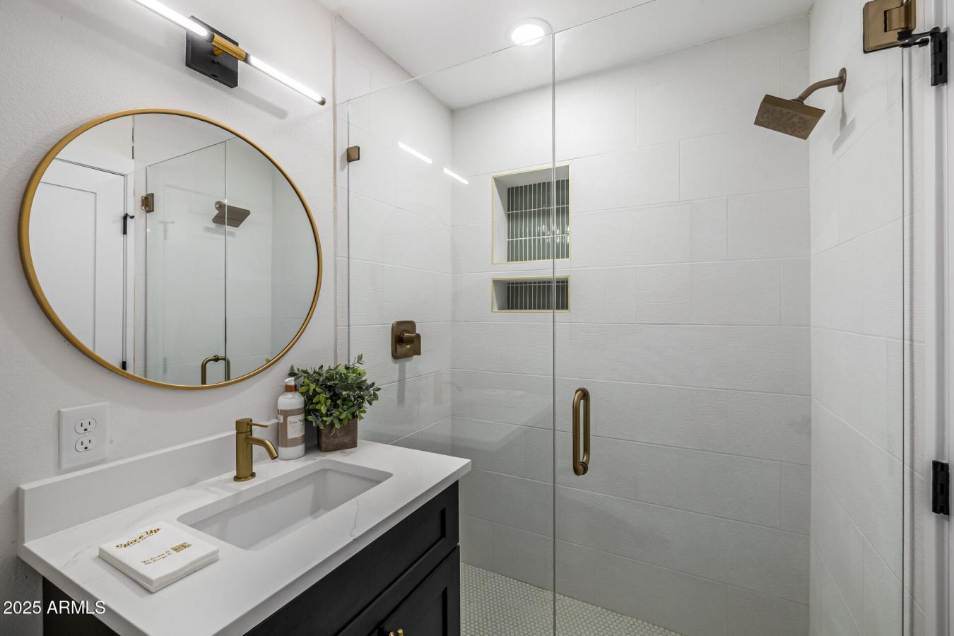 Phoenix, Maricopa, 85008, United States, 4 Bedrooms Bedrooms, ,2 BathroomsBathrooms,Residential,For Sale,2007576