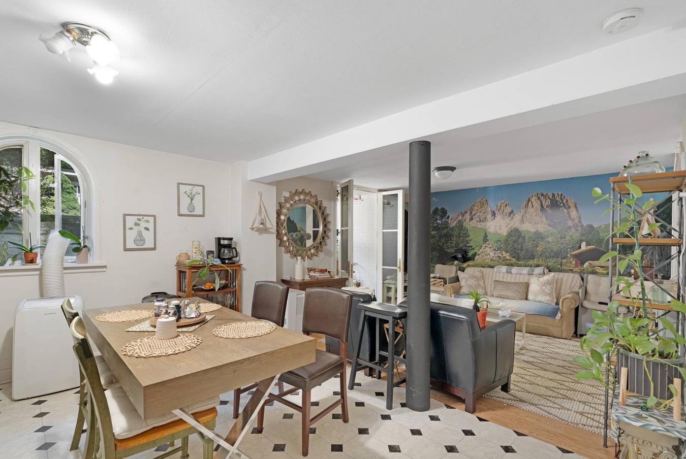 Springs, New York, 11937, United States, 4 Bedrooms Bedrooms, ,3 BathroomsBathrooms,Residential,For Sale,2007571