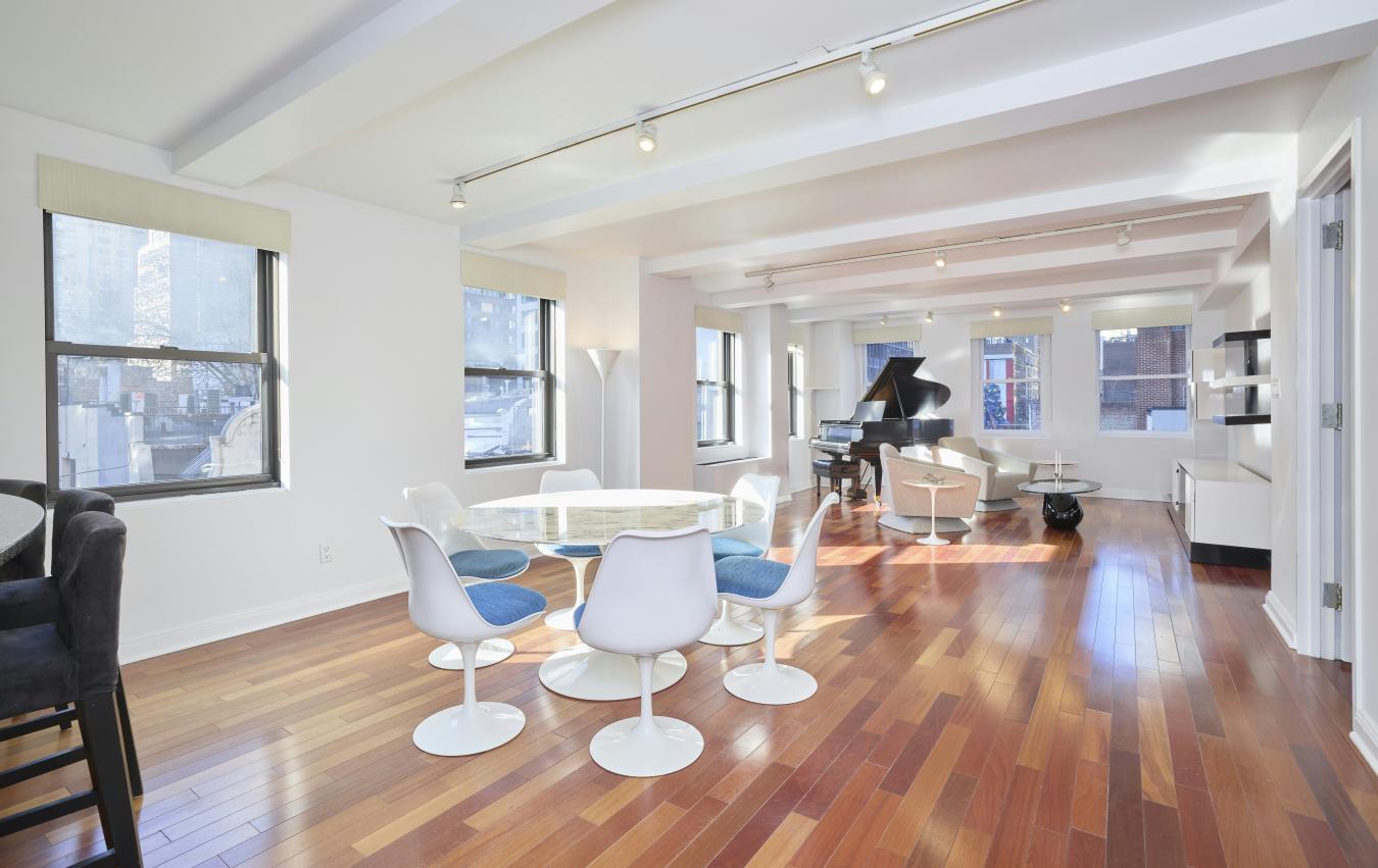 New York, New York, 10017, United States, 4 Bedrooms Bedrooms, ,2 BathroomsBathrooms,Residential,For Sale,2007569