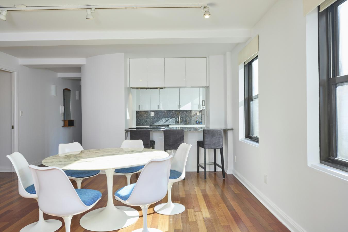 New York, New York, 10017, United States, 4 Bedrooms Bedrooms, ,2 BathroomsBathrooms,Residential,For Sale,2007569