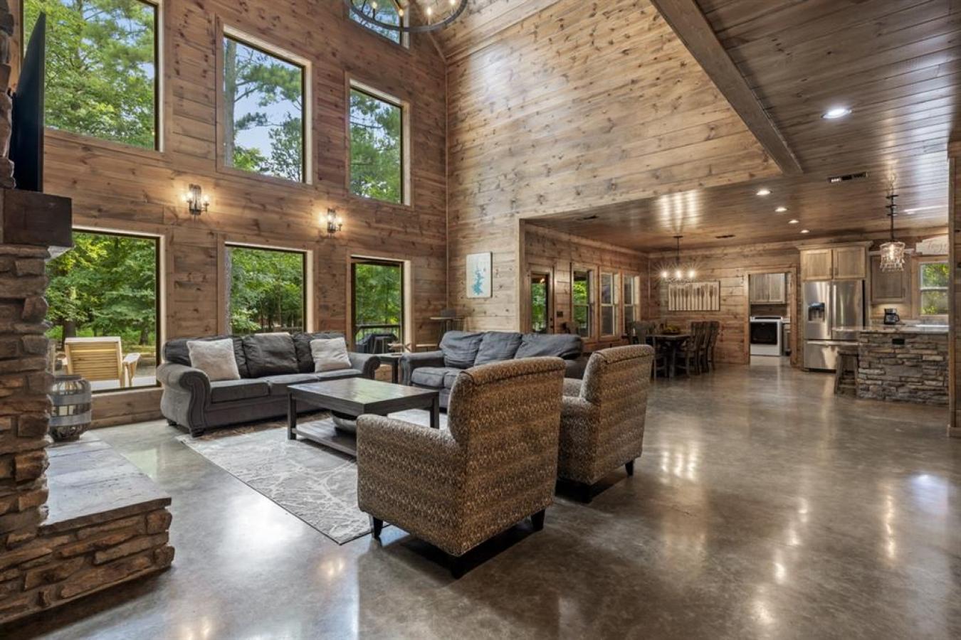 Broken Bow, McCurtain, 74728, United States, 4 Bedrooms Bedrooms, ,5 BathroomsBathrooms,Residential,For Sale,2007876