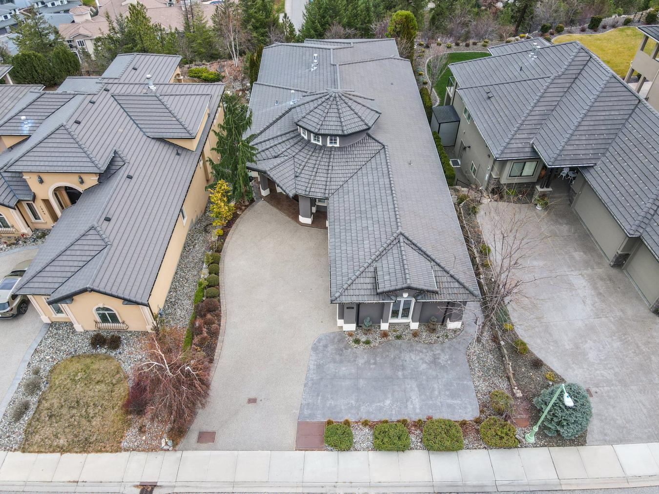 Kelowna, BC, V1V2N1, Canada, 5 Bedrooms Bedrooms, ,3 BathroomsBathrooms,Residential,For Sale,2007870