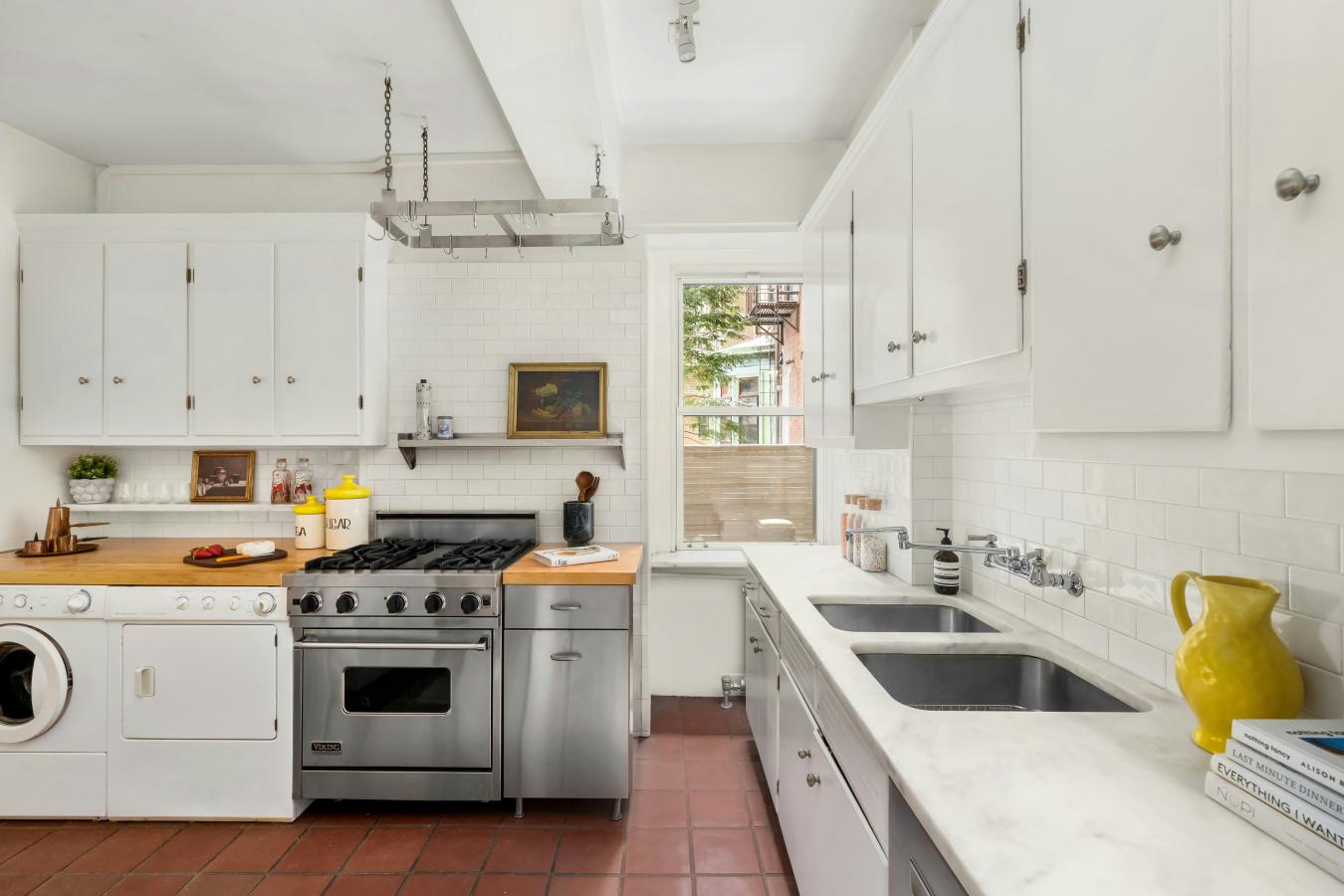 Brooklyn Heights, New York, 11201, United States, 3 Bedrooms Bedrooms, ,3 BathroomsBathrooms,Residential,For Sale,2007864