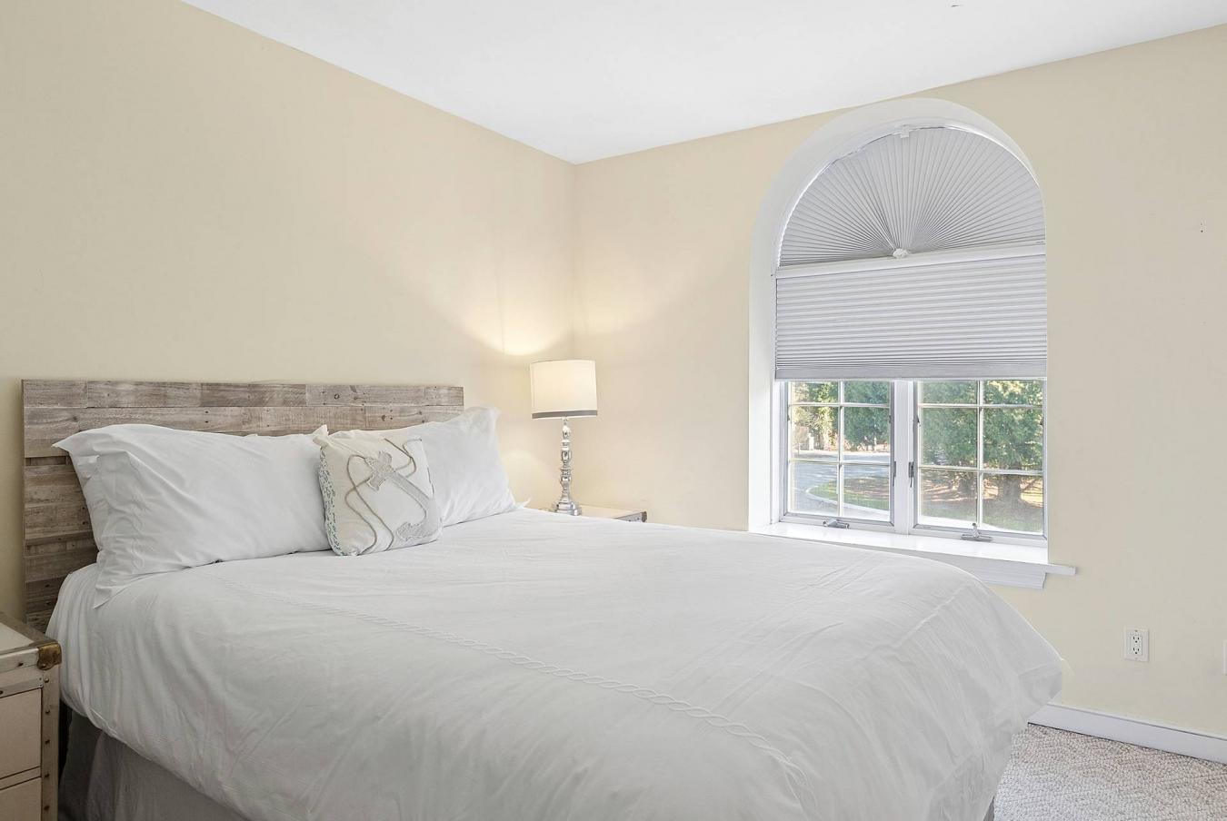 East Hampton, New York, 11937, United States, 4 Bedrooms Bedrooms, ,2 BathroomsBathrooms,Residential,For Sale,2007863