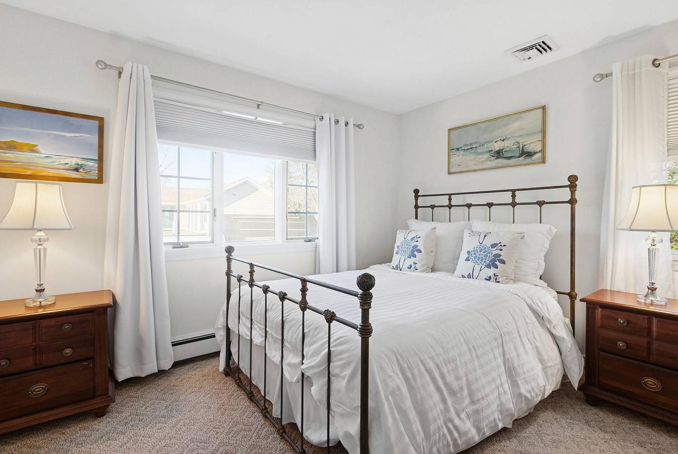 East Hampton, New York, 11937, United States, 4 Bedrooms Bedrooms, ,2 BathroomsBathrooms,Residential,For Sale,2007863