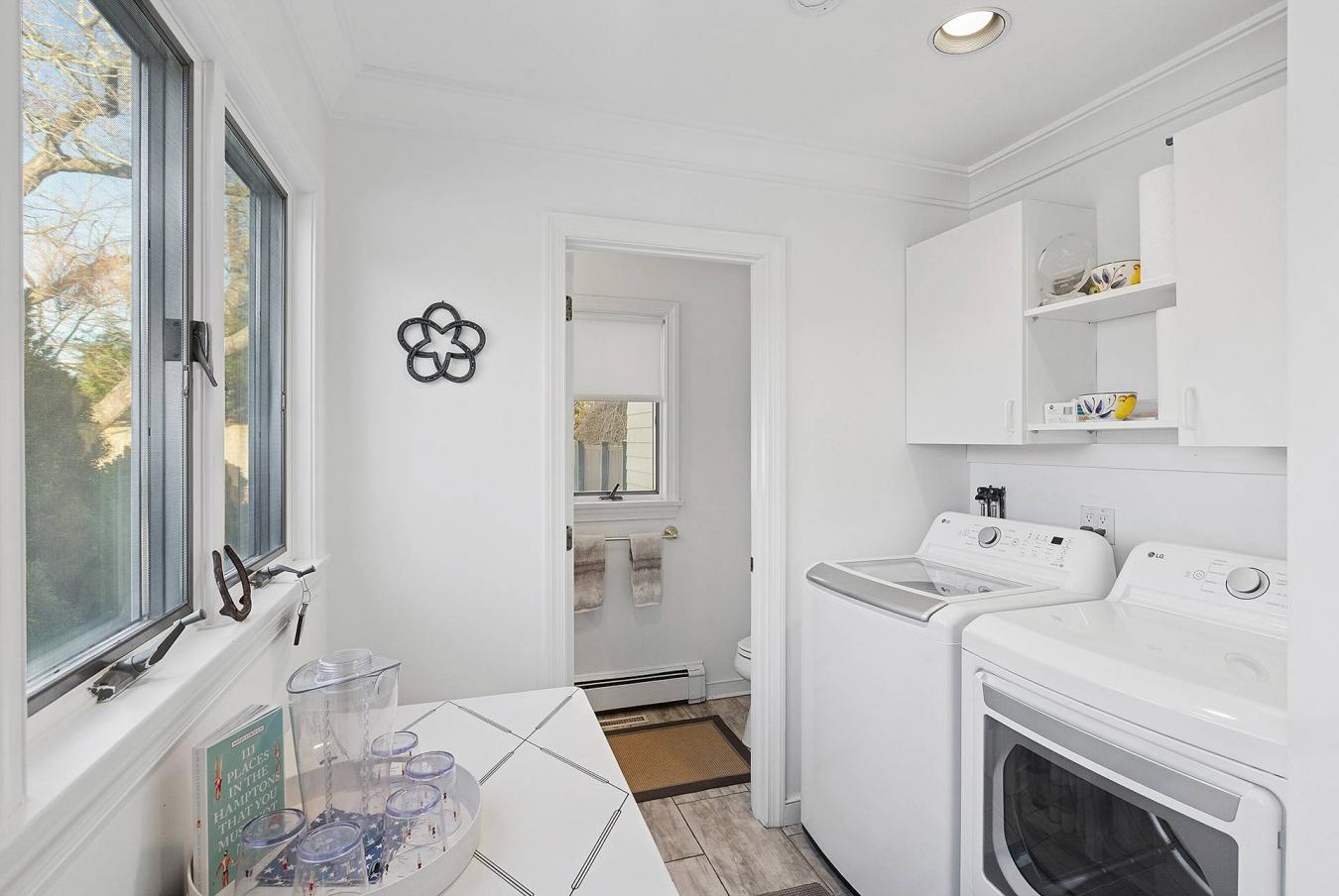 East Hampton, New York, 11937, United States, 4 Bedrooms Bedrooms, ,2 BathroomsBathrooms,Residential,For Sale,2007863