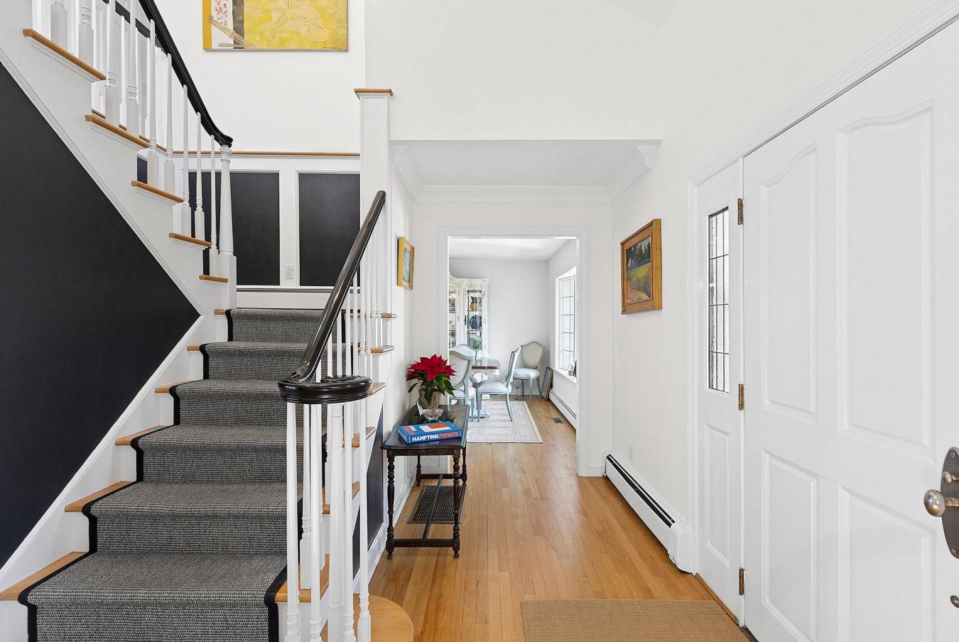 East Hampton, New York, 11937, United States, 4 Bedrooms Bedrooms, ,2 BathroomsBathrooms,Residential,For Sale,2007863