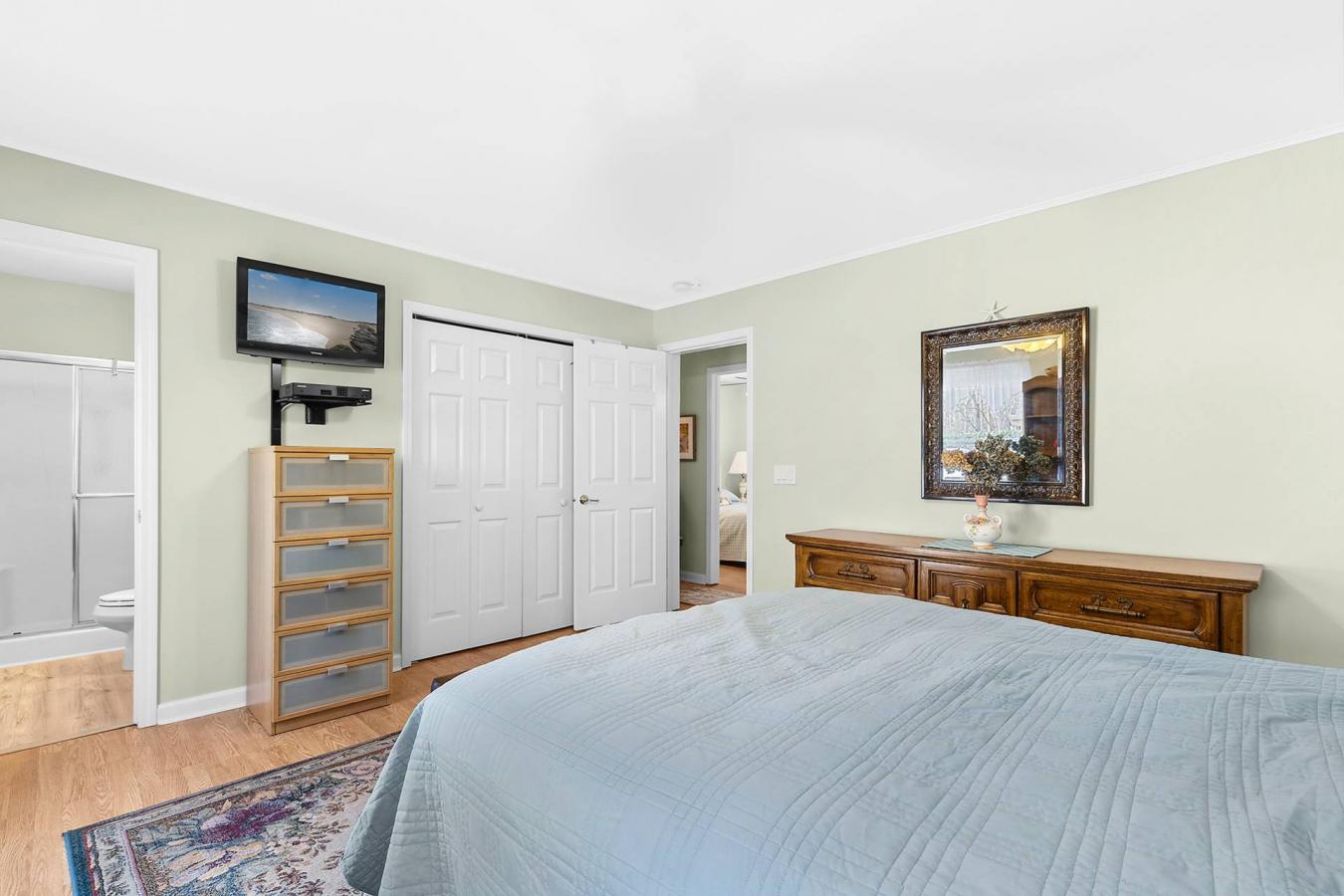 North Haven, New York, 11963, United States, 3 Bedrooms Bedrooms, ,2 BathroomsBathrooms,Residential,For Sale,2007859