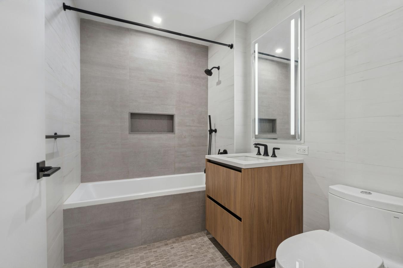 Harlem, New York, 10027, United States, 2 Bedrooms Bedrooms, ,2 BathroomsBathrooms,Residential,For Sale,2007856