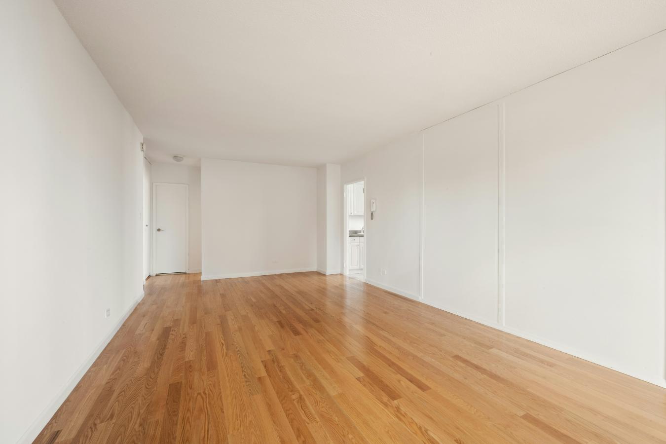 New York, New York, 10075, United States, 2 Bedrooms Bedrooms, ,1 BathroomBathrooms,Residential,For Sale,2007854