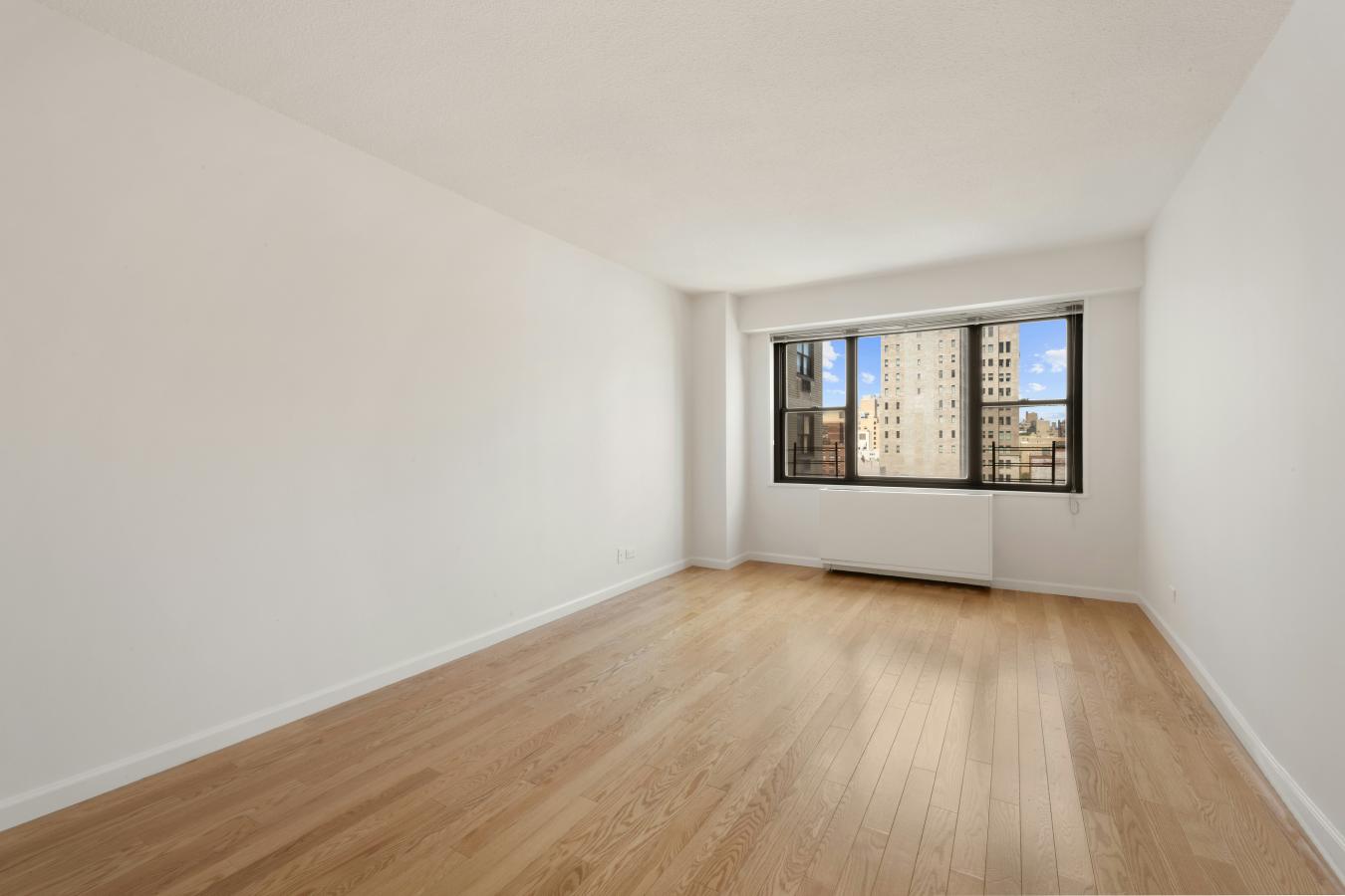 New York, New York, 10075, United States, 2 Bedrooms Bedrooms, ,1 BathroomBathrooms,Residential,For Sale,2007854