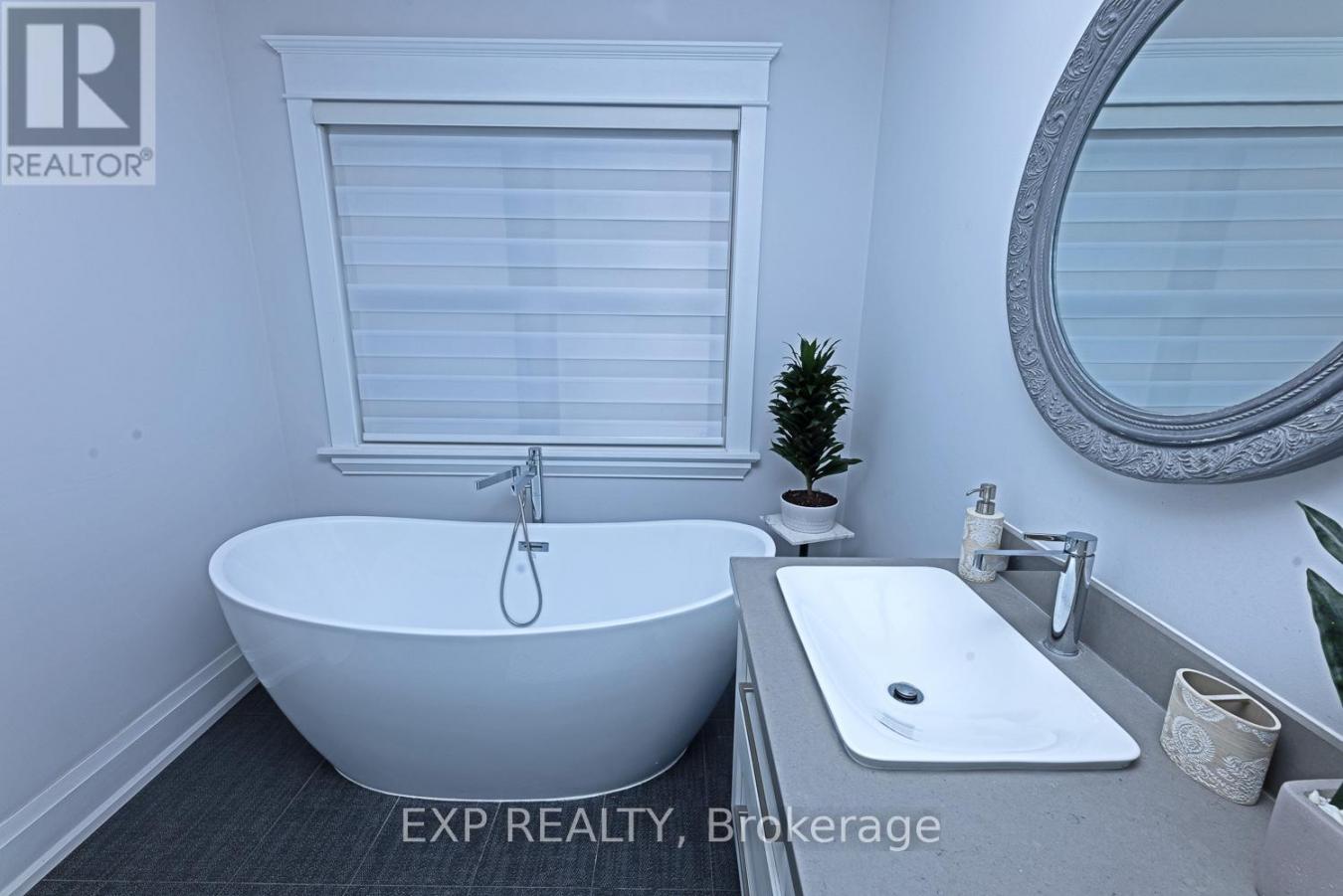 Toronto (Broadview North), Canada, M4K2K3, Canada, 6 Bedrooms Bedrooms, ,4 BathroomsBathrooms,Residential,For Sale,2008224