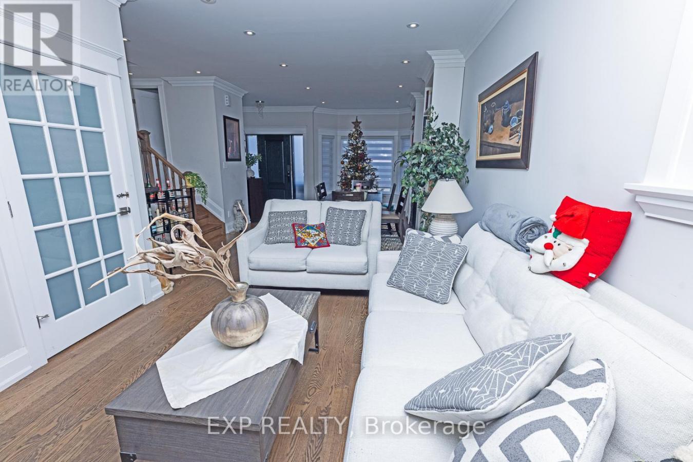 Toronto (Broadview North), Canada, M4K2K3, Canada, 6 Bedrooms Bedrooms, ,4 BathroomsBathrooms,Residential,For Sale,2008224