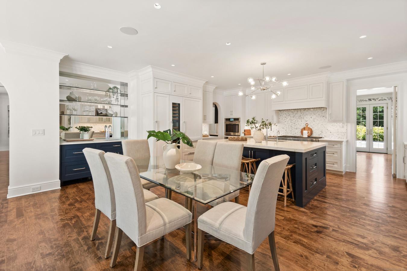 Darien, Connecticut, 06820, United States, 7 Bedrooms Bedrooms, ,7 BathroomsBathrooms,Residential,For Sale,2008648