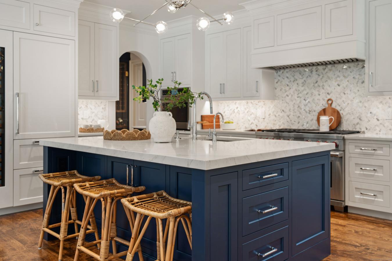 Darien, Connecticut, 06820, United States, 7 Bedrooms Bedrooms, ,7 BathroomsBathrooms,Residential,For Sale,2008648