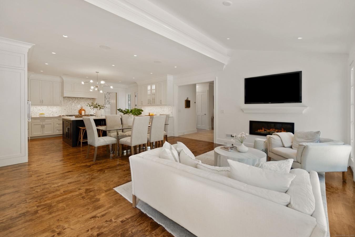 Darien, Connecticut, 06820, United States, 7 Bedrooms Bedrooms, ,7 BathroomsBathrooms,Residential,For Sale,2008648