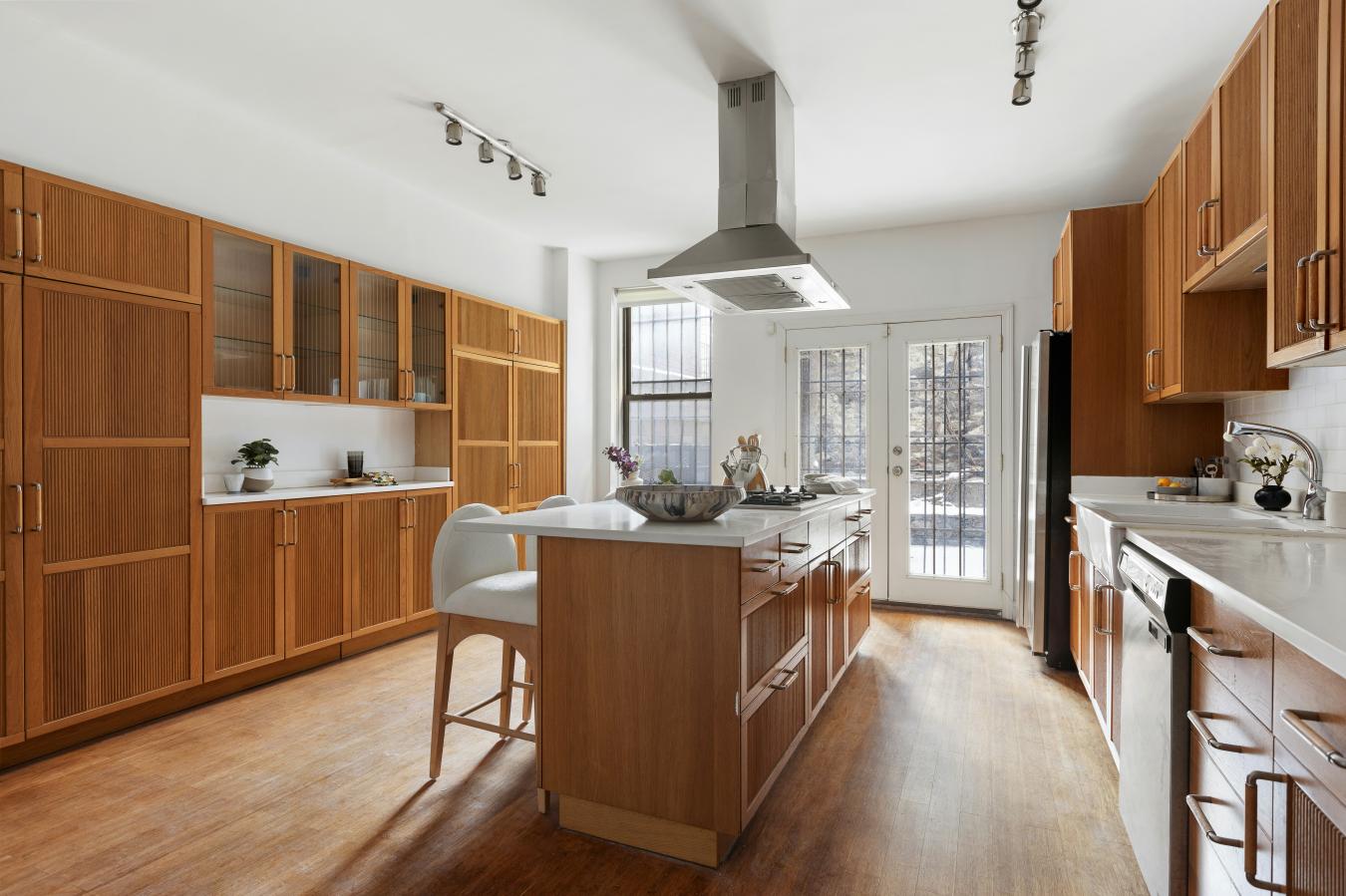 Hamilton Heights, New York, 10031, United States, 5 Bedrooms Bedrooms, ,5 BathroomsBathrooms,Residential,For Sale,2008644