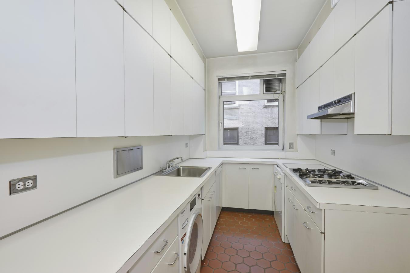 New York, New York, 10128, United States, 3 Bedrooms Bedrooms, ,3 BathroomsBathrooms,Residential,For Sale,2008642