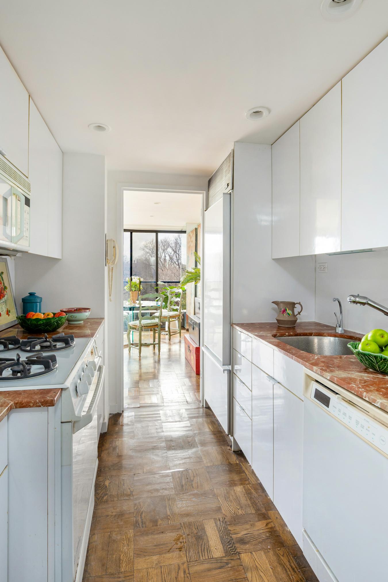 New York, New York, 10028, United States, 2 Bedrooms Bedrooms, ,2 BathroomsBathrooms,Residential,For Sale,2008641